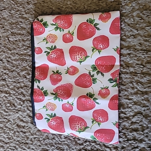 Strawberry purse strawberry kisslock coin purse strawberry keychain and case - Picture 13 of 17